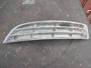Решетка противотуманой фары левой, ориг. номер 3C0853665, Volkswagen Passat 2005-2010