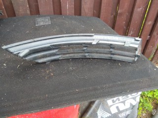 Решетка противотуманой фары левой, ориг. номер 3C0853665B, Volkswagen Passat 2005-2010
