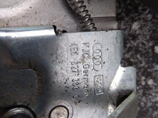 Держатель замка крышки багажника, ориг. номер 4E0827383C, 4E0827383D, Audi A8 2005-2007
