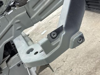 крепление фары (кронштейн фары) левой, ориг. номер 32318691, Volvo XC40 2017-2022