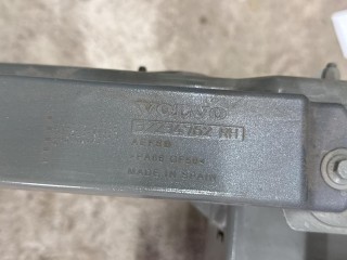 крепление фары (кронштейн фары) правой, ориг. номер 32234762, Volvo XC40 2017-2022