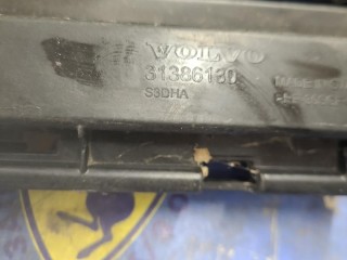 Кронштейн накладки на порог правый, ориг. номер 31386132, 31386130, Volvo V90 Cross Country рест