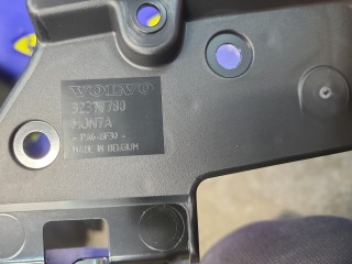 планка под капот, ориг. номер 32377780, Volvo XC90 2 2-й рест