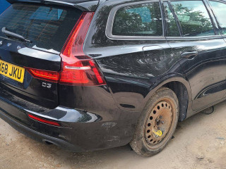 Volvo V60 2 поколение 2019г. 2.0 л., D4204T16, дизель, АКПП - фото №2