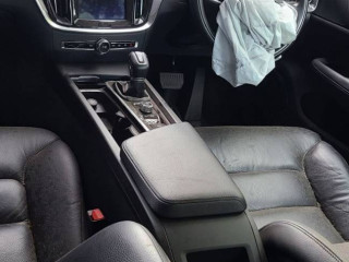 Volvo V60 2 поколение 2019г. 2.0 л., D4204T16, дизель, АКПП - фото №3