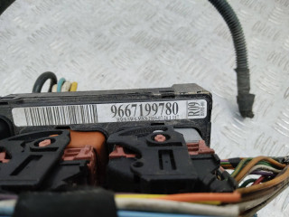 блок предохранителей, ориг. номер R09, 9667199780, Peugeot 207 1 поколение [рестайлинг] 2009-2013