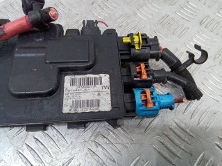 блок предохранителей, ориг. номер 243800011R, Renault Megane 3 поколение 2008-2014