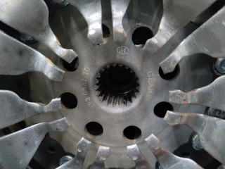 Комплект сцепления (в двигателе), ориг. номер 323083710, Nissan Qashqai J10 2006-2010