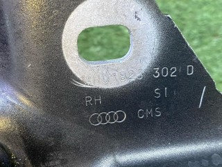 петля капота правая, ориг. номер 4H0823302D, 4H0823301L, Audi S8 D4 2012-2013