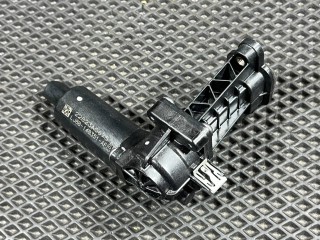 Доводчик двери задней левой, ориг. номер LJ8B-14B351-AF, Ford Mustang Mach-E 2020-2026