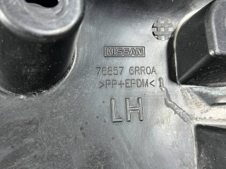 брызговик задний левый, ориг. номер 768576RR0A, Nissan Rogue T33 2020-2024