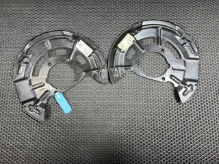тормозной щиток левый, ориг. номер 42640093, 78437729, Buick Encore GX  [рестайлинг] 2023-2026