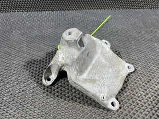 кронштейн двигателя правый, ориг. номер 8W0199308Q, Audi A6 C8 2018-2023
