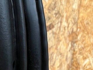 уплотнитель двери передней левой, ориг. номер 42518887, Buick Encore GX рест 2023-2026
