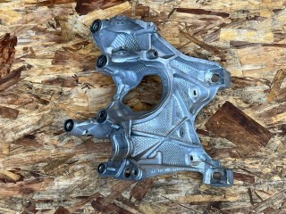 кронштейн двигателя правый, ориг. номер 8W0399296E, Audi A4 Allroad B9 2016-2020