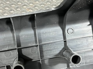 Накладка на порог внутренняя передняя правая, ориг. номер 769516RR0A, Nissan Rogue T33 2020-2024