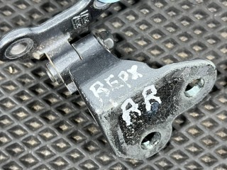 петля двери задней правой, ориг. номер 824006RR0A, Nissan Rogue T33 2020-2024