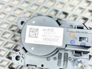 моторчик заслонки печки, ориг. номер 42812123, Chevrolet Trax 2013-2016