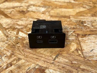 разъем AUX / USB, ориг. номер 253316UA0, Nissan Ariya FE0 2020-2026