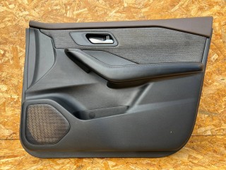 Обшивка двери передней правой Nissan Rogue T33 2020-2024