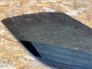 стекло кузовное заднее правое, ориг. номер HY3229600, LR083198, LR099661, Land Rover Discovery 5 2017-2021
