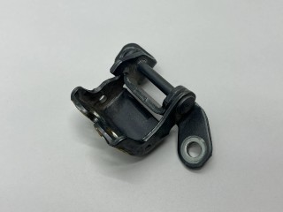 петля двери задней правой, ориг. номер 67910-TVA-A01ZZ, Honda Integra 4 2001-2004
