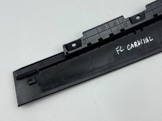 накладка двери передней левой, ориг. номер 82250-R0010, Kia Carnival 4