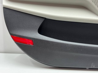 обшивка двери передней левой, ориг. номер 82310-R0000, Kia Carnival 4