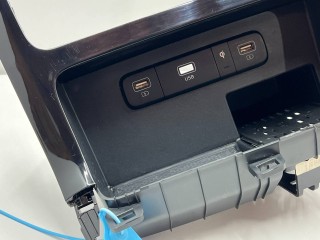 Разъем AUX / USB, ориг. номер B5301-528065, 84619-R0010, B5301-528062, Kia Carnival 4