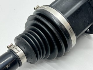 Полуось передняя правая, ориг. номер 8W0407271E, Audi A4 B9 2015-2020