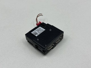 Разъем AUX / USB, ориг. номер 5Q0035726L, Audi Q5 FY 2020-2025