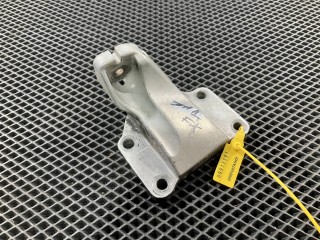 кронштейн двигателя правый, ориг. номер 11232AF400, Nissan Stagea M35 2001-2004
