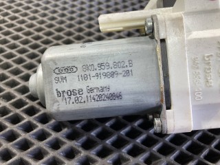 моторчик стеклоподъемника передний правый, ориг. номер 8K0959802B, Audi S7 4G 2012-2014