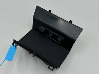 Разъем AUX / USB, ориг. номер 84630L3500WK, X84630L2500, Kia K5 3 2019-2024