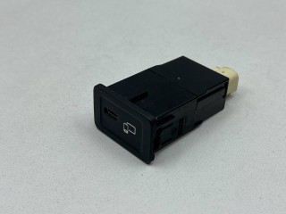разъем AUX / USB, ориг. номер A2478204602, Mercedes-Benz E W214 2023-2026