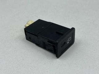 разъем AUX / USB, ориг. номер A2478204602, Mercedes-Benz E W214 2023-2026