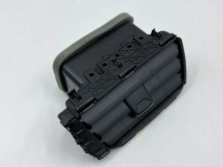 Дефлектор обдува салона правый, ориг. номер 84421920, GMC Terrain 2 рест