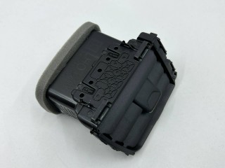 Дефлектор обдува салона левый, ориг. номер 84421921, GMC Terrain 2 рест