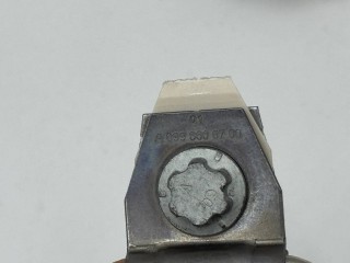 крючок крепежный, ориг. номер A0998600700, Mercedes-Benz EQC N293 2019-2026