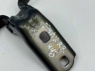 петля двери задней правой, ориг. номер 13581568, 85644416, Chevrolet Suburban 12 2020-2024