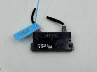 Разъем AUX / USB, ориг. номер 5NA035736, Volkswagen Tiguan 2 2020-2024