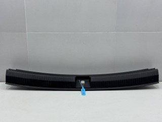Накладка внутренняя на заднюю панель кузова Volkswagen Tiguan 2 2020-2024, 5QF825101A