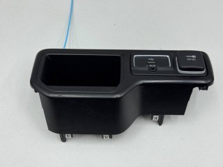 Разъем AUX / USB Jeep Renegade 2018-2026, 07357049630
