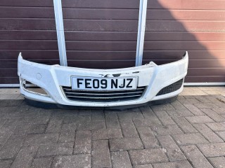 Бампер передний Opel Astra H 2004-2007