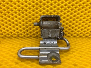Петля двери задней левая нижняя Volkswagen Touareg 7L6 2002-2007