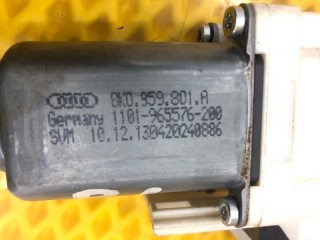 Моторчик стеклоподъемника задней левой двери, ориг. номер 8K0959801A, Audi Q7 4LB 2009-2015