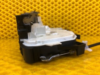 Замок двери задний правый, ориг. номер 5N1837016E, Volkswagen Tiguan 5N1 2011-2019