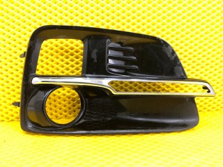 Накладка противотуманной фары передняя правая, ориг. номер S95200210, Subaru Levorg 2014-2017