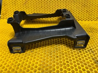 Кронштейн центральной консоли, ориг. номер 7P6863233, Volkswagen Touareg 7P 2010-2014