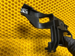 Кронштейн крепления подлокотника, ориг. номер 7L6863843, Volkswagen Touareg 7L6 2002-2007